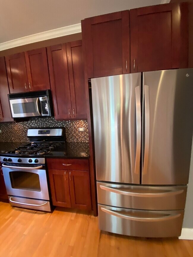 Photo - 2038 W Iowa St Unit 2W