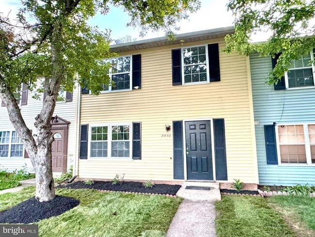 Photo - 8658 Woodhue Ct Townhome