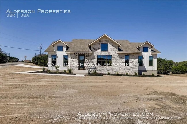 Gorgeous 3 Bedroom Farmhouse In Canyon Lake Rental For Rent In