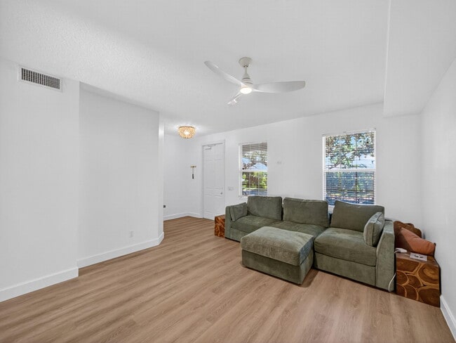 Photo - 2785 E Community Dr