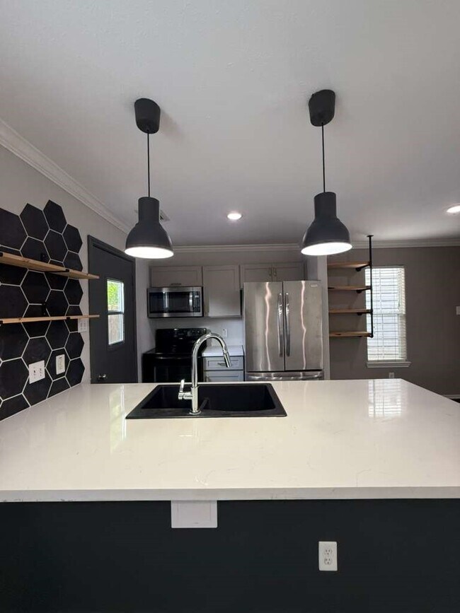 Photo - 9623 Elmview Pl Unidad 1