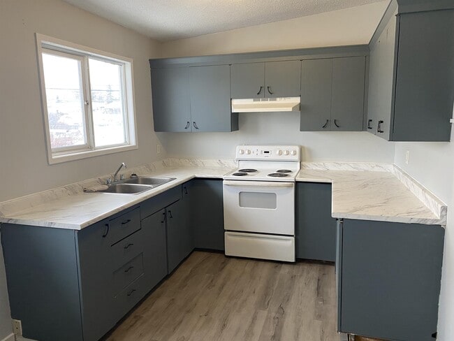 Building Photo - 2145 Victoria St Unit 2145 A