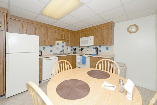 J.E. Furnished Apartments of Quincy