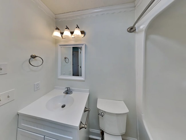 Photo - 7115 White Oak Dr SW