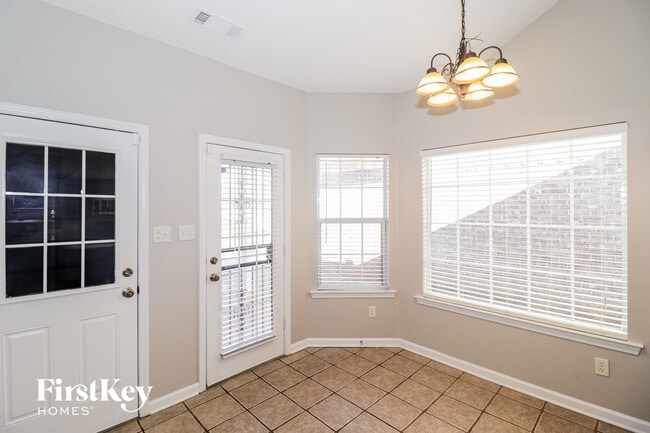 Photo - 6870 Manslick Rd