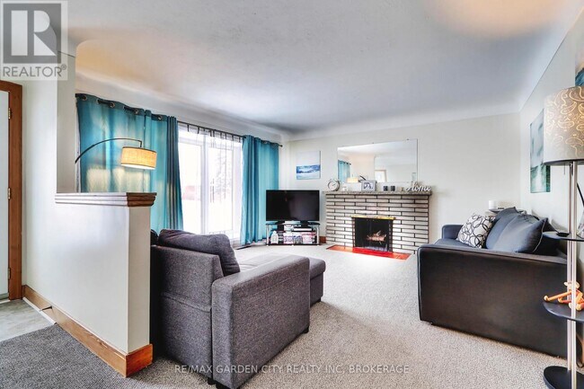 Photo - 59 Jacobson Ave