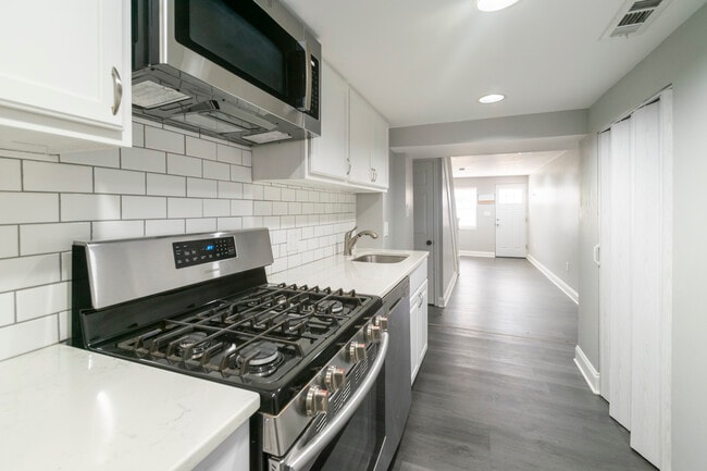 Building Photo - 329 S Durham St Rental