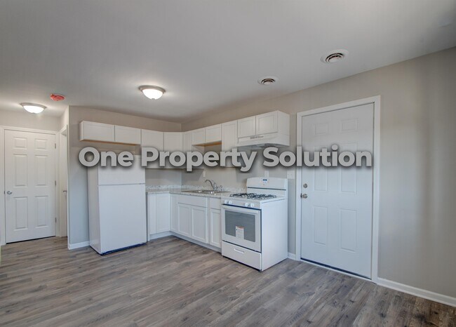 Photo - 5284 Broadway 2E Broadway