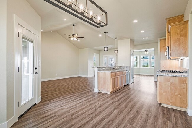 Photo - Beautiful 3 Bedroom Home Nestled in Paradise! Available Early September!