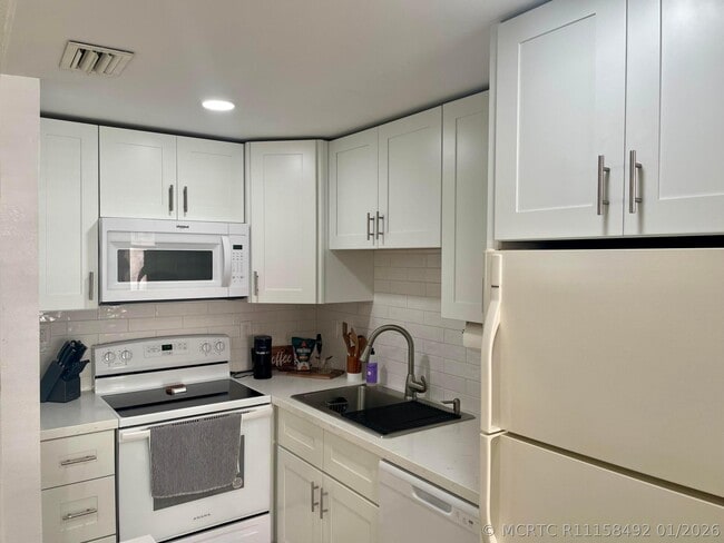 Photo - 1100 Crystal Lake Dr Unit 207