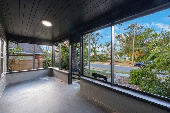 Photo - REDUCED  $25 App Fee  3bdrm/1bath home wit...