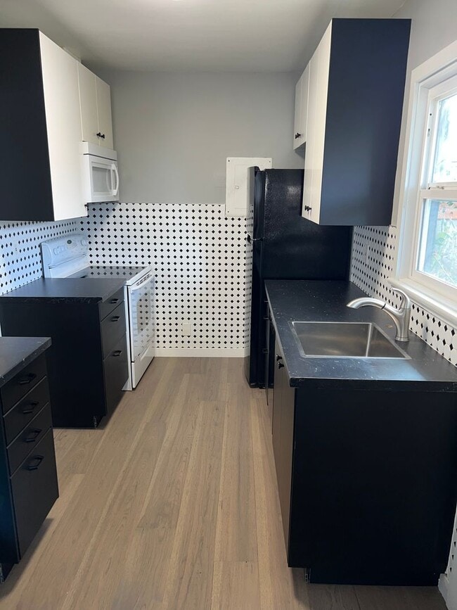 Photo - r3008unanderavev Unit 2103