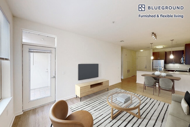 Photo - 333 Great River Rd Unidad FL3-ID4483A