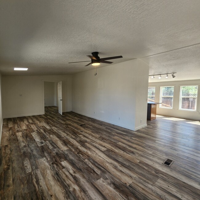 Photo - 21533 W Laura St