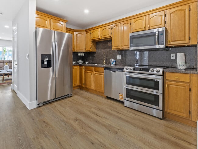 Photo - 1322 Riverside Cir