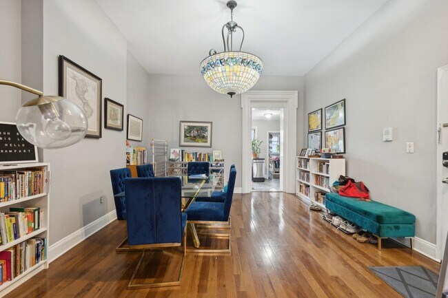Photo - 243 Montgomery St