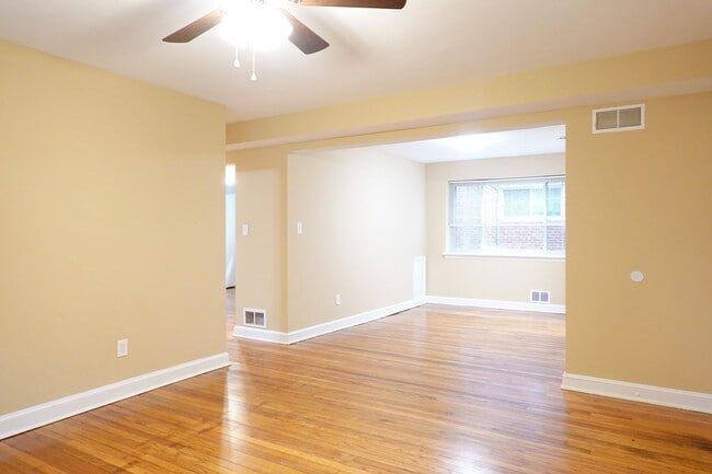 Building Photo - 8804 Bradford Rd Rental