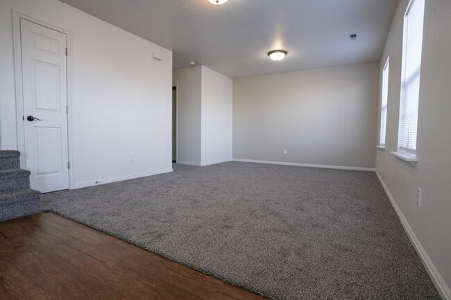 Photo - 1015 S 1850 W