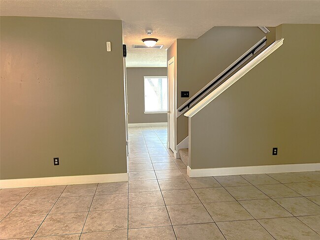 6819 Kingwood Glen Dr