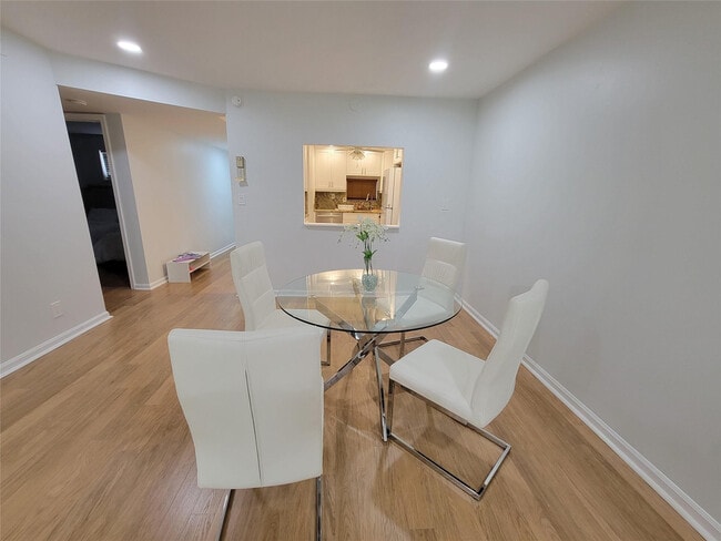 Photo - 9411 N Hollybrook Lake Dr Unit 209