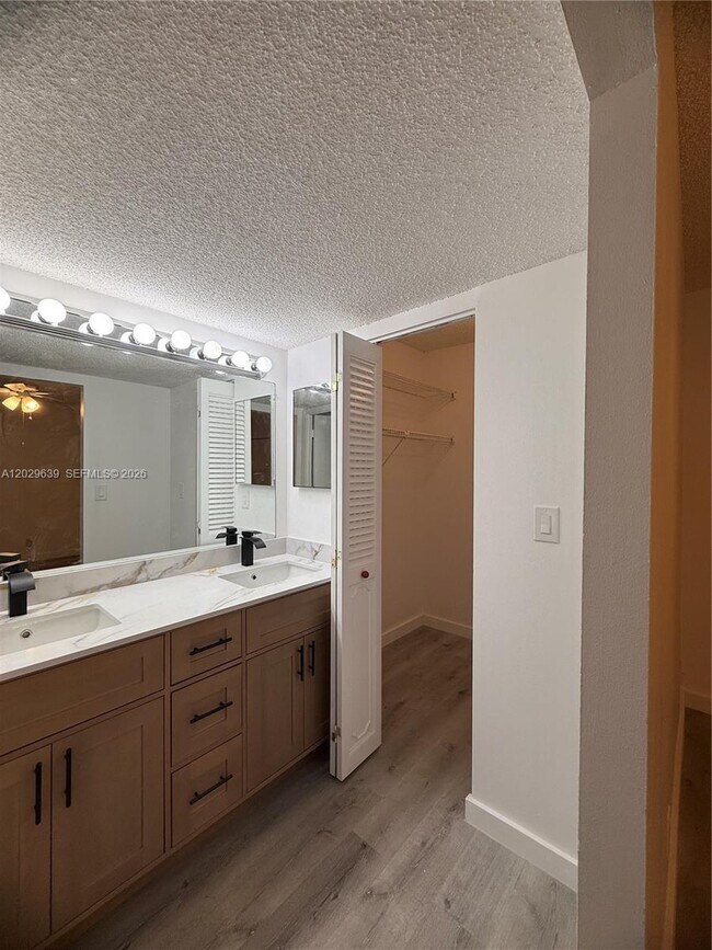 Photo - 20441 NE 30th Ave Unit 112-9