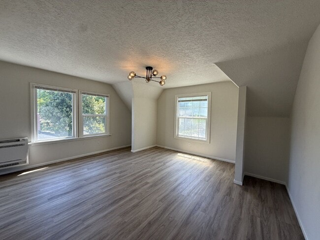Photo - 777 W 10th Ave