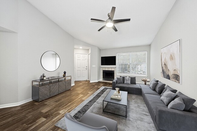 Building Photo - Retreat at Crosstown Rental