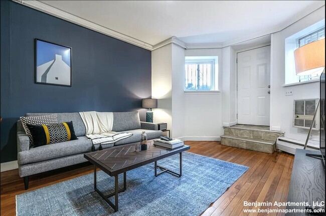 Building Photo - 501 Beacon St Unit 4 Rental