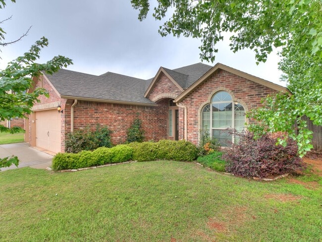 Building Photo - 4 Bedrooms/3Car/Edmond Schools - Community Pool- Storm Shelter