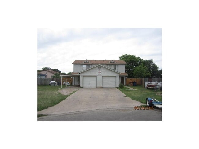 Building Photo - 6904 Deep Cir Unit B Rental
