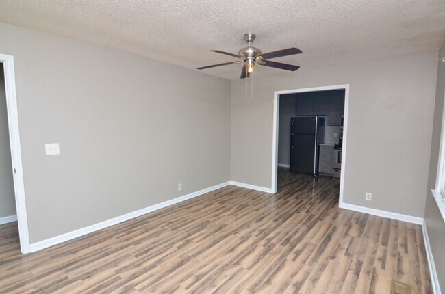 Photo - 325 Shirley Rd