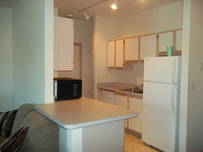 Building Photo - Arbors of Mt. Vernon Rental