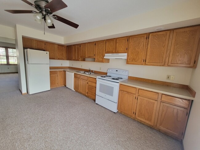 Photo - 6265-6215 Normandy Dr