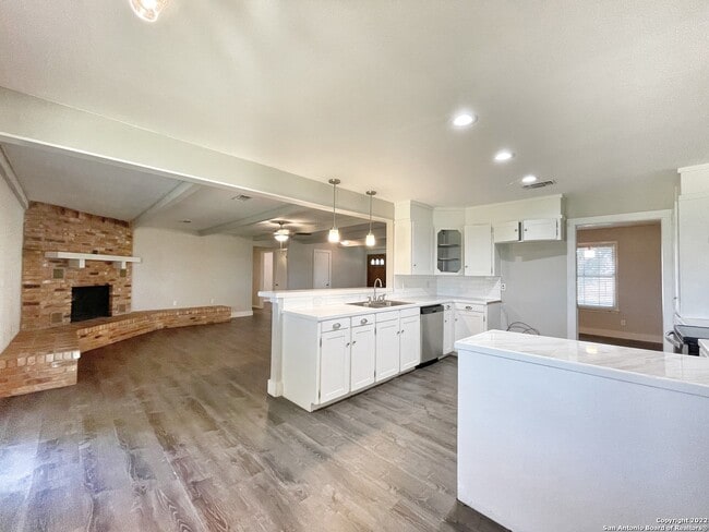 Photo - 10185 FM1101