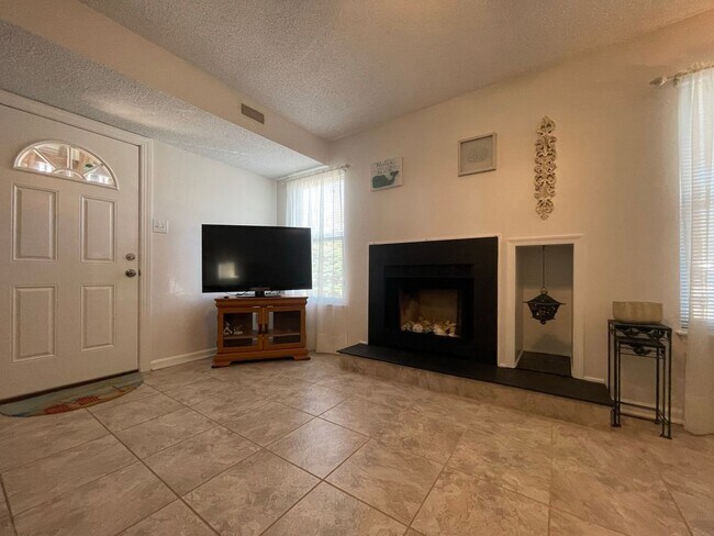 Photo - NORTH END VA. BEACH Unit A