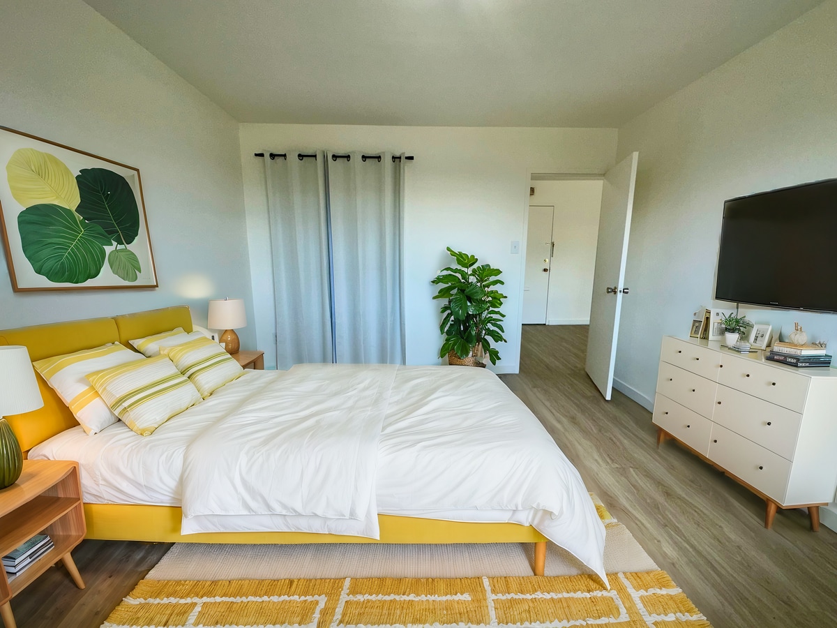 Photo - Chateau Towers