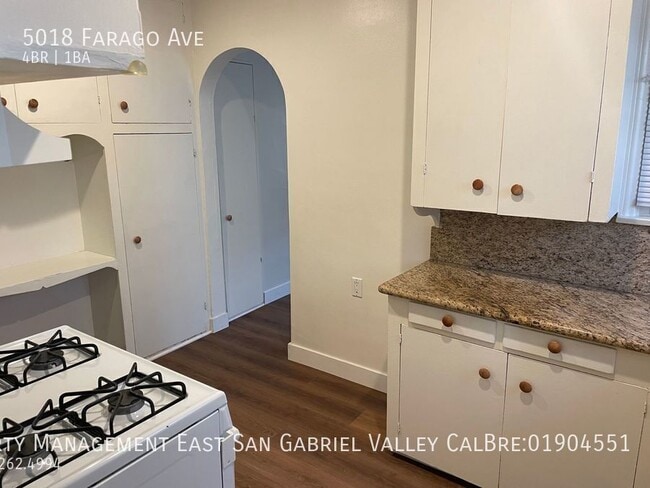 Photo - 5018 Farago Ave