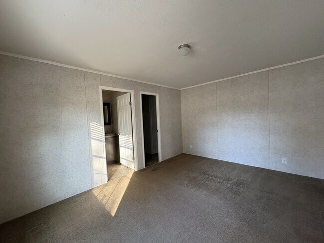 Photo - 12 E Manor St