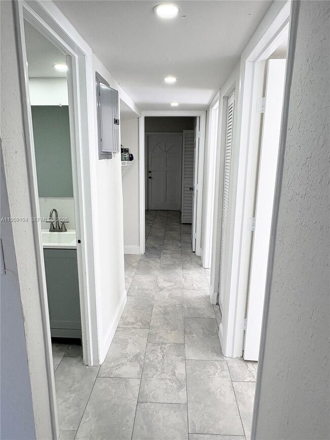 Photo - 4119 Woodside Dr Unit 1