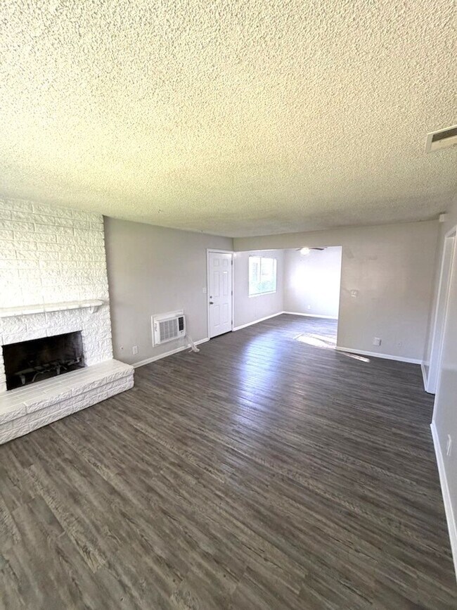 988 Springfield St Unit A