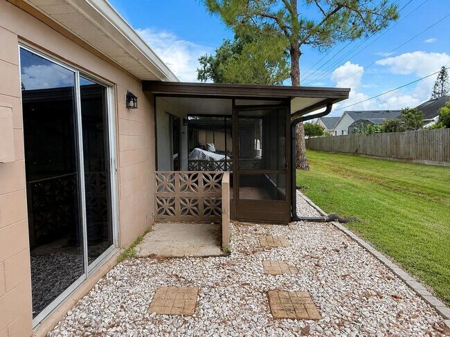 43 Las Palmas Way