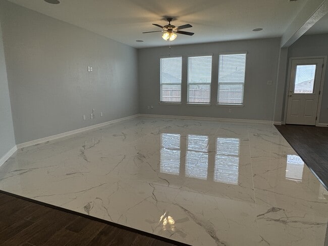 Photo - 2511 Allview Ln