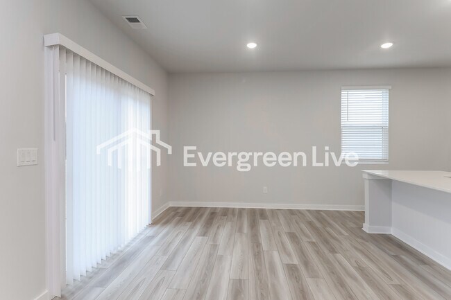 Photo - 2425 Appalachian Trl Dr