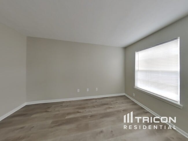 Photo - 1102 Berwyn Rd