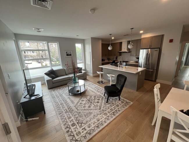 Building Photo - 1650 Commonwealth Ave Unit 203 Rental