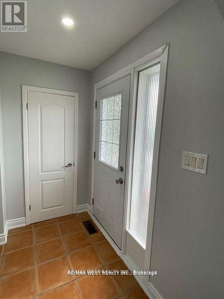 Photo - 3165 Weston Rd