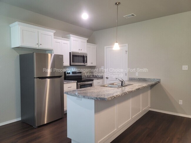 Photo - 2124 Ingalls Ln