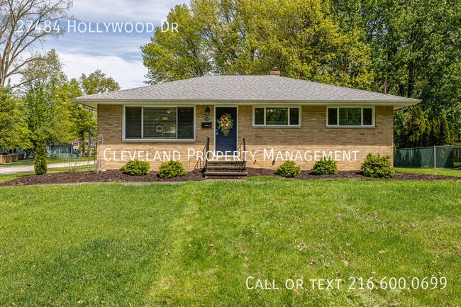Building Photo - 27484 Hollywood Dr