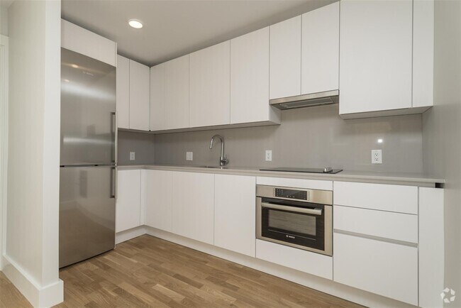 Building Photo - 318 Harvard St Unit 2 Rental