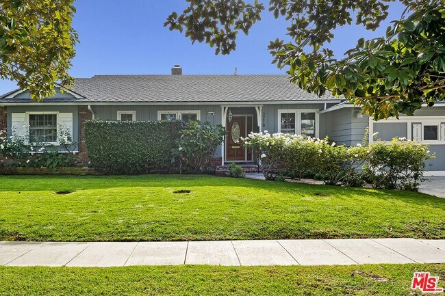 Photo - 3218 Woodbine St